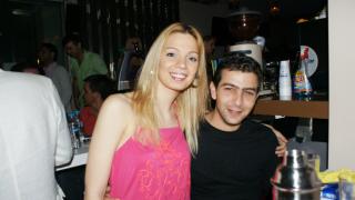 Η καρδιά του nightlife χτυπάει στο Mojo, στην παραλιακή!