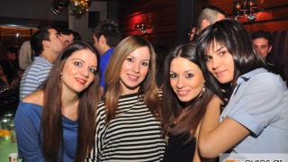 Στο Avalon Mood Bar οι νύχτες έχουν το δικό τους χρώμα.