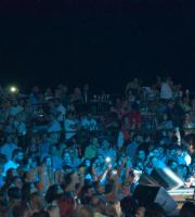 Φωτορεπορτάζ από τη συναυλία του Αντώνη Ρέμου στο λιμάνι.
