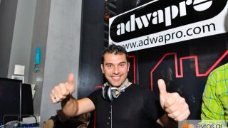 We ♥ Sunday με Stratos S στα decks του Eccentrico cafe.