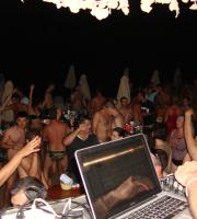 Ο G-pal ξεσήκωσε τον κόσμο στο Mohito Beach Bar!