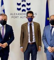 Ο Πρόεδρος και Διευθύνων Σύμβουλος του ΟΣΕ με τον Πρόεδρο του ΟΛΑ και τον Διευθύνων Σύμβουλο του ΟΛΑ.