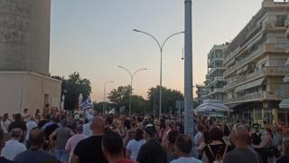 Αλεξανδρούπολη: Πορεία διαμαρτυρίας κατά του υποχρεωτικού εμβολιασμού για τον κορονοϊό (video)
