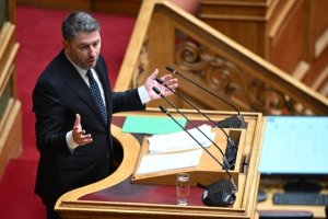 Ιδιωτικό χρέος και – Η δίκαιη λύση από το ΠΑΣΟΚ: Live η ομιλία του Νίκου Ανδρουλάκη