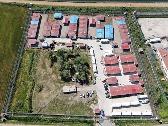 Το Υπουργείο Μετανάστευσης αναφέρει ότι η εθνική πολιτική για τον Έβρο δεν αλλάζει.