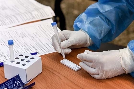 Ανάμεσα σε 264 rapid test βρέθηκε ένα άτομο θετικό.