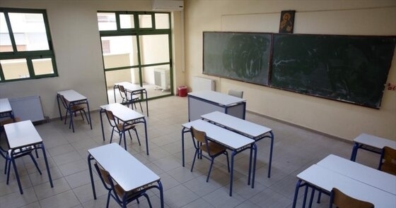 Δε θα ανοίξουν τα Δημοτικά και τα Γυμνάσια πριν το Πάσχα, σύμφωνα με τα όσα είπε το πρωί της Πέμπτης (08/04) η υπουργός Παιδείας.