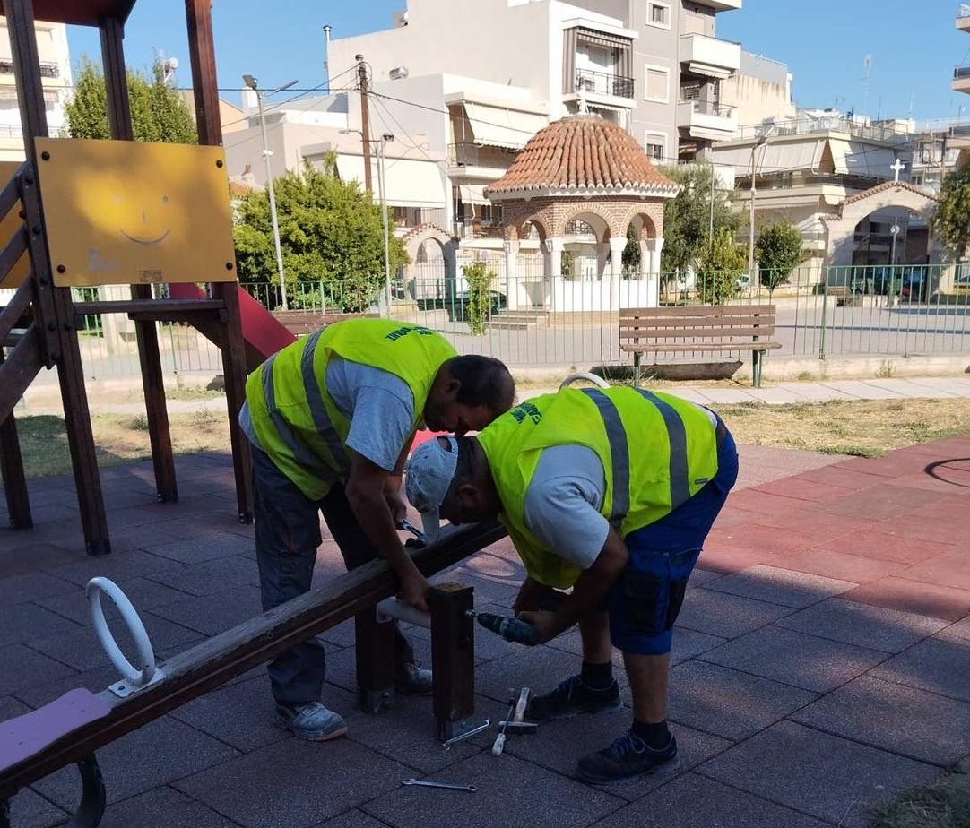 Έλεγχος παιδικών χαρών στην Αλεξανδρούπολη.