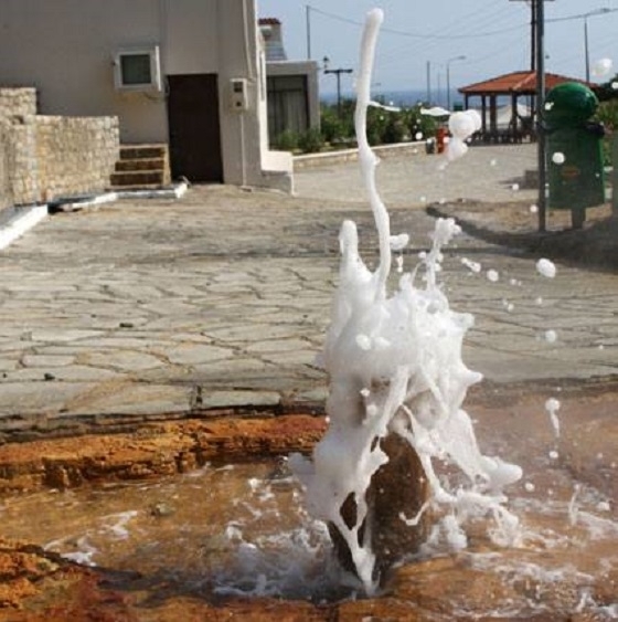 Ο Δήμος έχει στη διάθεσή του μια μονάδα ιαματικής θεραπείας δυναμικότητας 2 δεξαμενών (μία ανδρών και μία γυναικών) και 8 ατομικές μπανιέρες (από τέσσερις για άνδρες και γυναίκες).