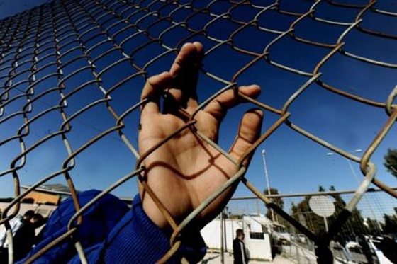 Σε ξενώνα θα μεταφερθεί ο 16χρονος Σύρος μετά την συγκλονιστική επιστολή για τις συνθήκες διαβίωσης στον Έβρο
