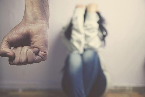 Εκδικάστηκε υπόθεση ενδοοικογενειακής βίας – Χτύπησε και εγκατέλειψε τη γυναίκα του στην Εγνατία οδό