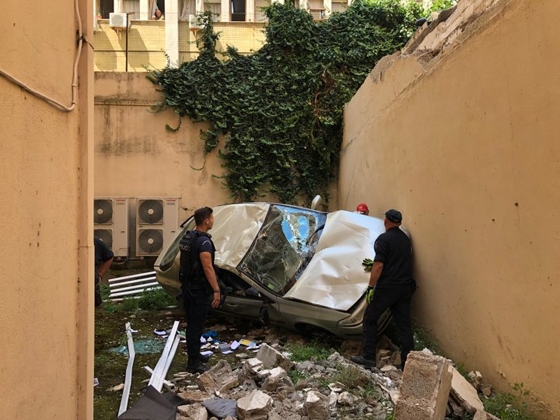 Αλεξανδρούπολη: Βουτιά στο κενό για αυτοκίνητο - Τραυματίστηκε ελαφριά η συνοδηγός (ΦΩΤΟ)