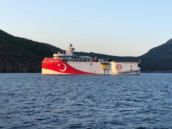 Η Ελλάδα απαντά με άσκηση με πραγματικά πυρά και στην περιοχή που πλέει το Oruc Reis