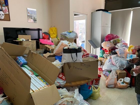 Τα είδη πρώτης ανάγκης που έχουν συγκεντρωθεί στο Δημαρχείο Αλεξανδρούπολης