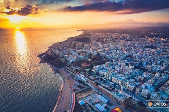 Έλεγχοι και στην Αλεξανδρούπολη για τα τραπεζοκαθίσματα, μετά από καταγγελίες.
