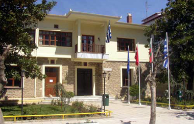 Με απόφαση του Δημάρχου, Βασίλη Μαυρίδη.