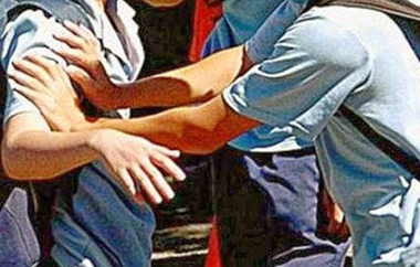 Θύματα 'ετεροχρονισμένου' bullying έπεσαν δυο έφηβοι. 