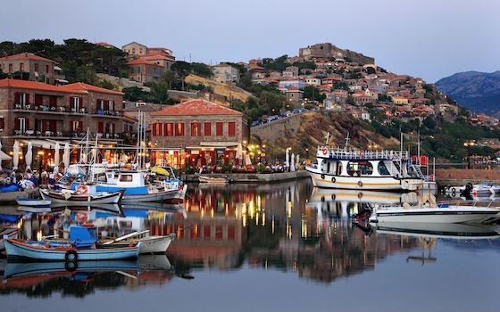 Ήδη η Περιφέρεια Βορείου Αιγαίου έχει καταθέσει πρόταση για σύνδεση Αλεξανδρούπολης με Μυτιλήνη ενώ έχει προχωρήσει και το αίτημα για ακτοπλοϊκή σύνδεση.