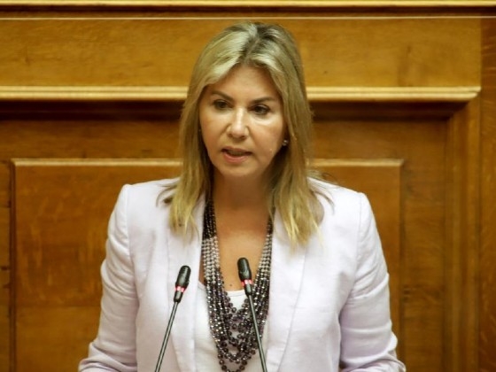 Η υφυπουργός Παιδείας κ. Ζέττα Μακρή