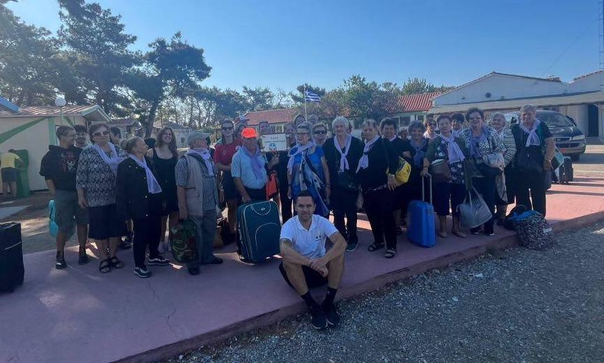 40 ηλικιωμένοι από ολόκληρο τον Έβρο –και όχι μόνο από την Αλεξανδρούπολη– φιλοξενούνται στα σπιτάκια της κατασκήνωσης.
