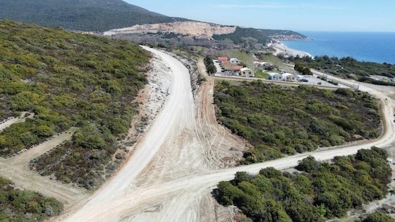 Ένα βήμα πιο κοντά στη νομιμοποίηση και αναβάθμιση της παραλιακής οδού Δικέλλων – Μεσημβρίας