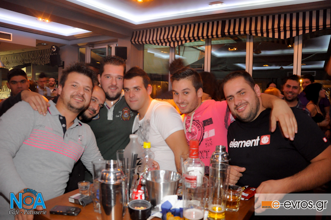 'Τα έσπασε' η Ειρήνη Κεβεζέ στα decks του ΝΟΑ cafe - bar.