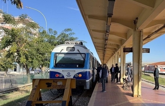 Τα δρομολόγια θα πραγματοποιούνται με λεωφορεία.