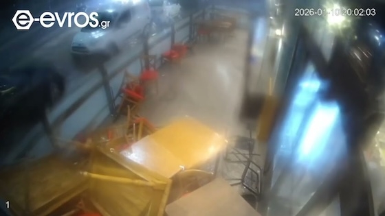 Δεκάδες επιχειρήσεις έχουν υποστεί ζημιές.