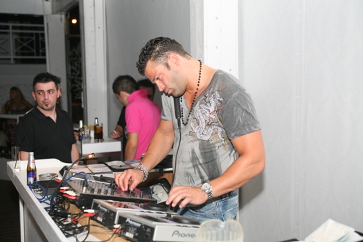 O Extreme Sommer στο club Ακρωτήρι.