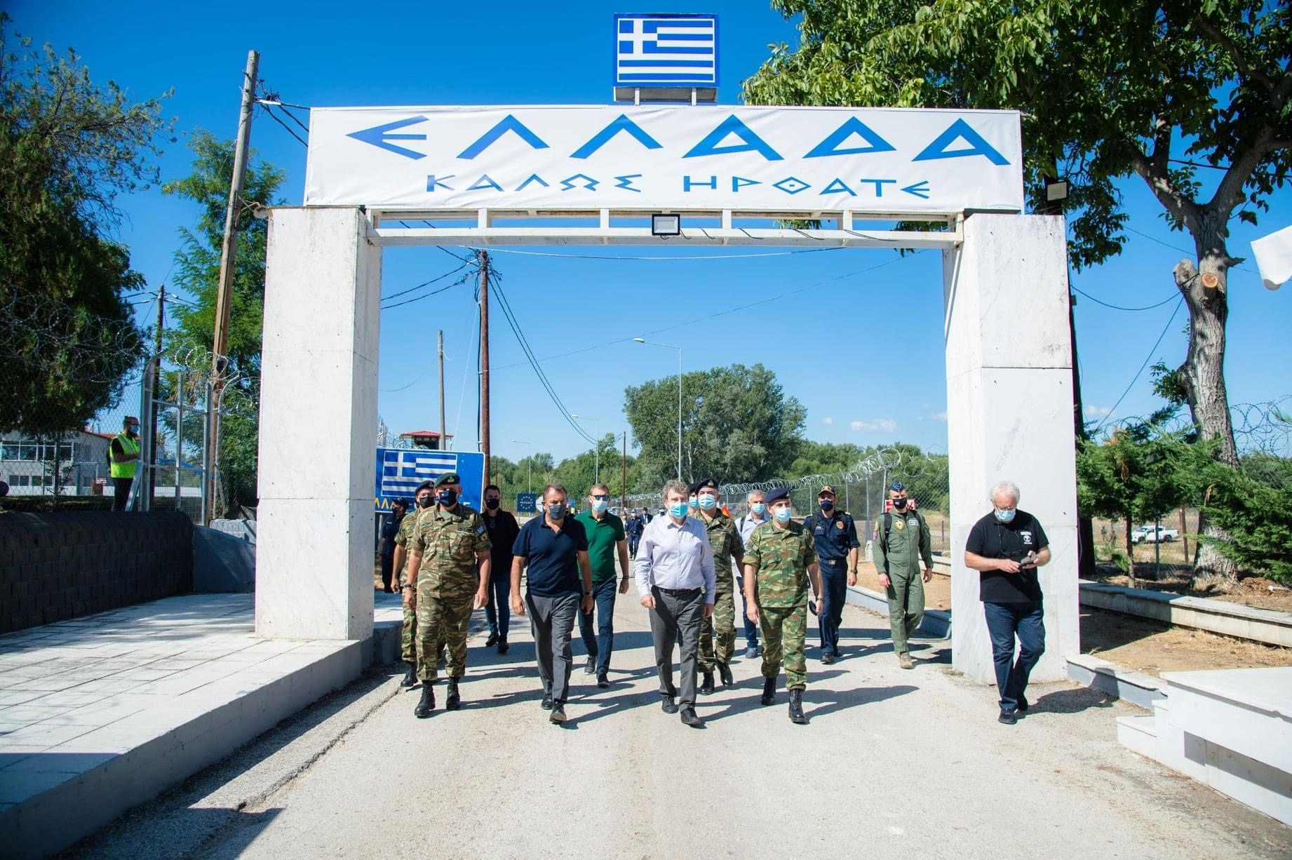 Ο Υπουργός Προστασίας του Πολίτη Μ. Χρυσοχοΐδης και ο Υπουργός Εθνικής Αμύνης Ν. Παναγιωτόπουλος επισκέφθηκαν τον Έβρο.