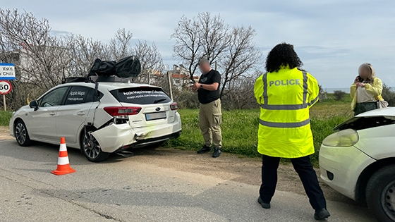 Στο σημείο κλήθηκε η Τροχαία, η οποία επιλήφθηκε του θέματος.